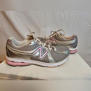 New Balance 665 Breast Cancer Awareness Walking Sneakers 8.5 Silver Pink…